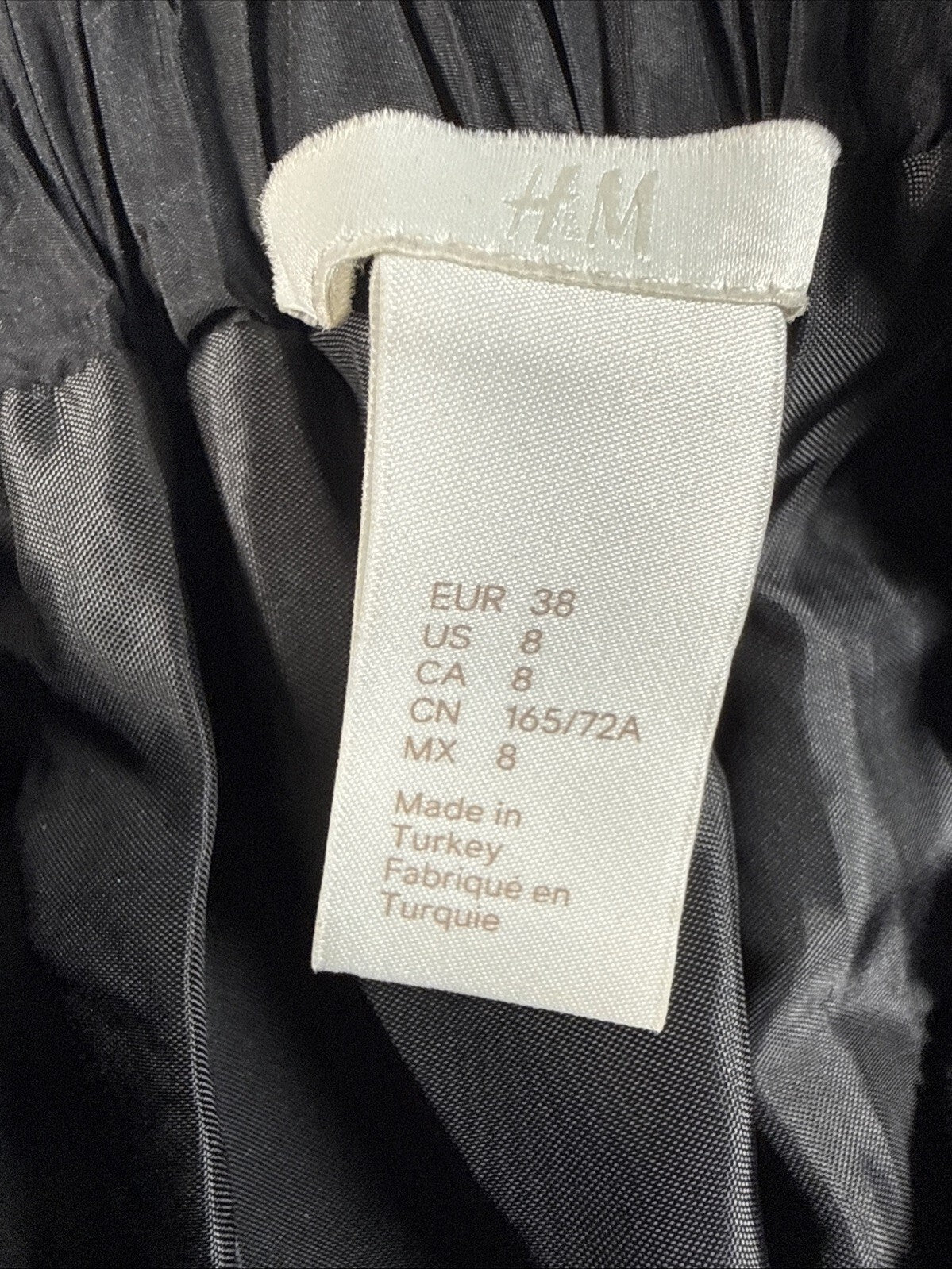 H&M Women's Size 8 Black Double Lined Skirt Pre Owned