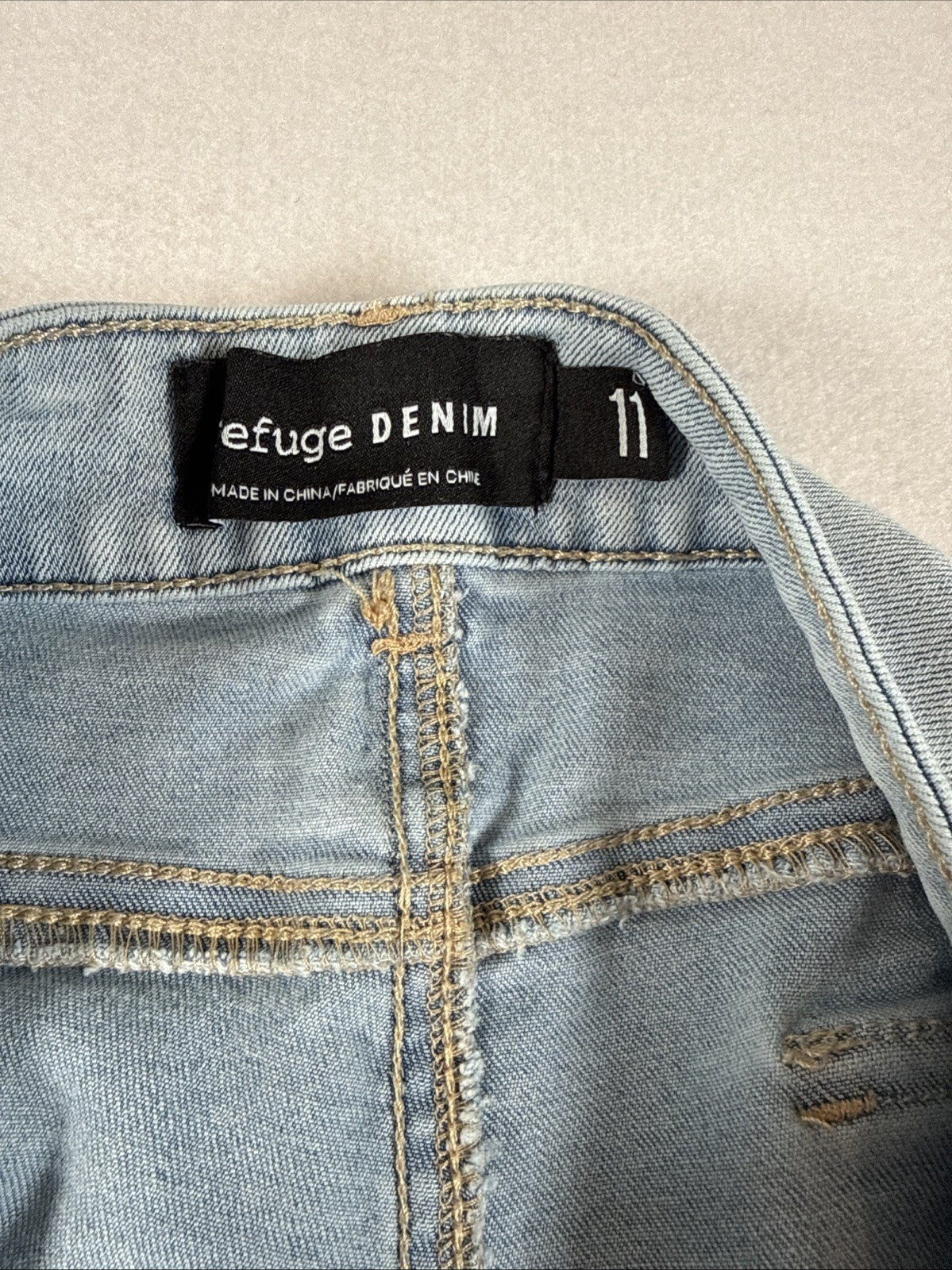 Refuge Women’s Light Wash Blue Denim Cargo Pocket Jeans Size 11 Pre Owned